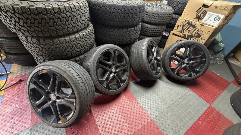 19x8.5 -- Holden VF SS Redline OEM Alloy